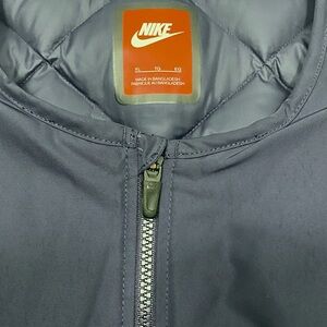 Nike Men's Navy Blue Vest